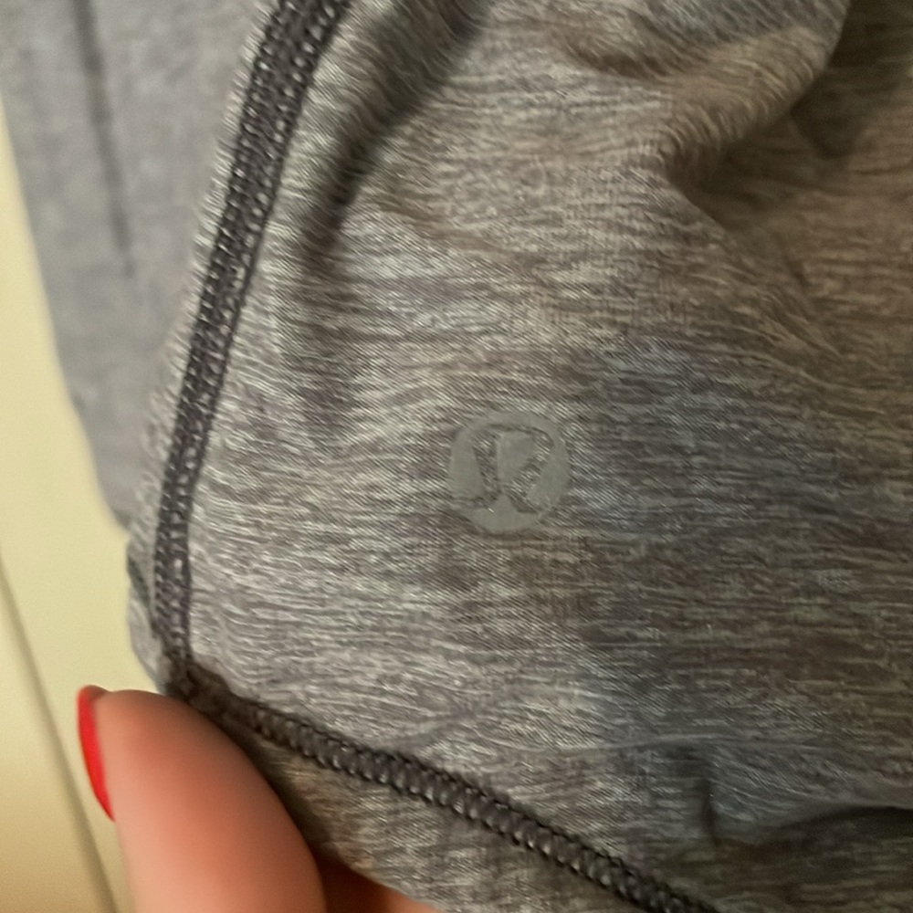 Workout top - Picture 3 of 3